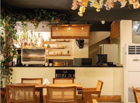 Cafe Biblio by Mados